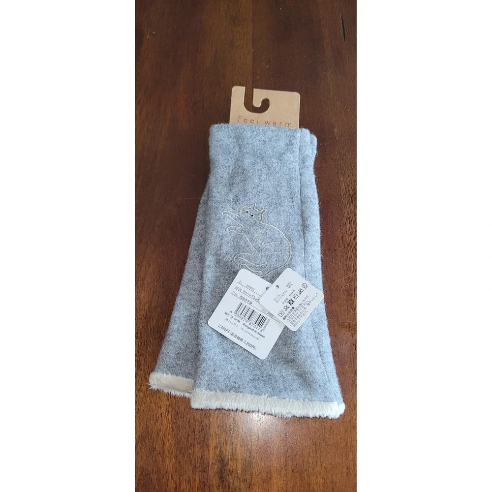 NWT Feel‎ Warm Gray Mittens Warm Winter Hand Protection Cat Embroidery